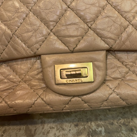 Authentic CHANEL Nude Aged Calfskin 2.55 Reissue 226 Large Shoulder Bag - Picture 6 of 9